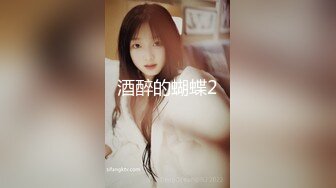 生病了妈妈委托她漂亮性感朋友来照顾我，谁知她却让吸吮嫩嫩奶子情欲上来骑乘鸡巴输出