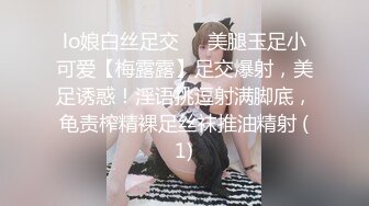 SWAG 家中到府服务的按摩师傅中文字幕按着按着把人家按到 露比