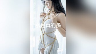 水上乐园更衣室四处游走偷拍 美女更衣御姐的迷人气质