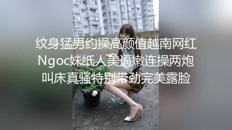 长相有点酷似小春哥的小伙一边看电视一边和靓妹互玩性器官对着这等美女不草可惜啊