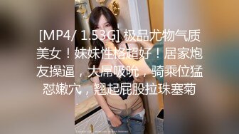 两个精壮小夥调教40多岁老母狗，壹前壹後双洞齐开，这年纪女人欲望太强了