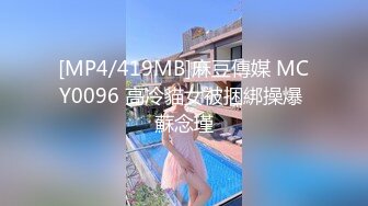 街拍CD行走的肉欲 那些爆乳丰臀 露出屁股的熟女们 十五 (1)