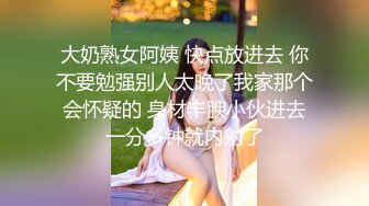 御姐小少妇全程露脸火辣激情艳舞直播大秀诱惑狼友，听指挥掰开骚穴看淫水逼逼，舔弄假鸡巴好骚精彩刺激不断