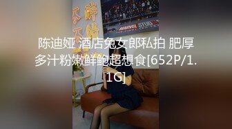 极品反差婊高颜值情侣艹逼，女的娇小清纯可爱，抱着一顿狂艹，无套插入简直爽翻天！