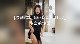 [MP4/ 1.16G] 眼镜小美女露脸群P好几哥大哥，身材不错让三个大哥对着小嘴奶子和逼逼撸鸡巴