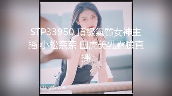 幸福老哥的日常生活00后嫩妹随便操，大耳环美乳嫩妹站立后入，特写打桩进进出出打桩，旁边还有个妹纸来大姨妈